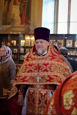 Епископ Тарасий совершил Божественную литургию в Покровском соборе г. Саратова, у ковчега с мощами святого великомученика Георгия Победоносца