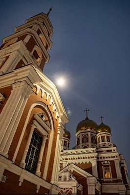 Митрополит Игнатий совершил Божественную литургию и молебен на новый год в Покровском соборе г. Саратова