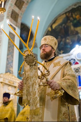 Митрополит Игнатий совершил Божественную литургию в Духосошественском соборе г. Саратова