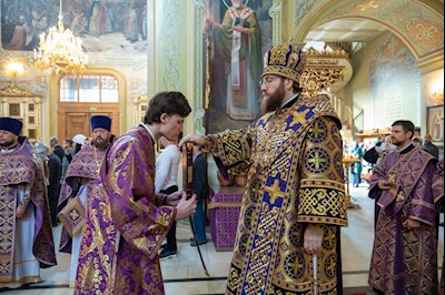 Митрополит Игнатий совершил Божественную литургию в Покровском соборе г. Саратова