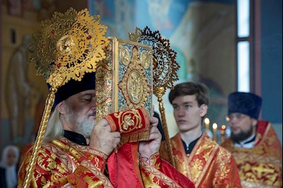 Митрополит Игнатий совершил Божественную литургию в Свято-Никольском мужском монастыре г. Саратова