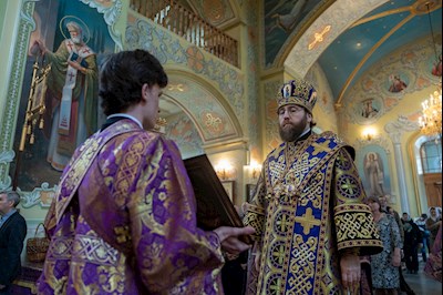 Митрополит Игнатий совершил Божественную литургию в Покровском соборе г. Саратова