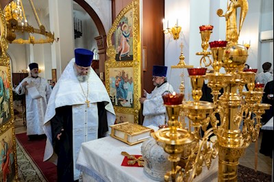 Митрополит Игнатий совершил всенощное бдение в храме в честь Нерукотворного Образа Спасителя г. Саратова