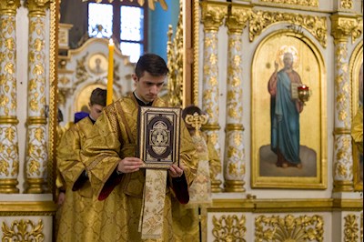 Митрополит Игнатий совершил Божественную литургию в Духосошественском соборе г. Саратова
