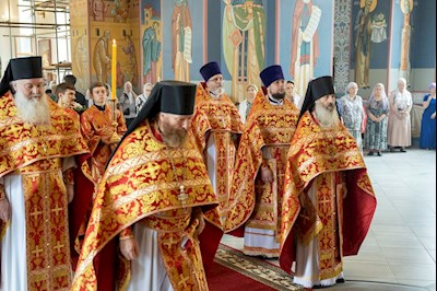 Митрополит Игнатий совершил Божественную литургию в Свято-Никольском мужском монастыре г. Саратова