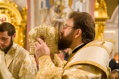Митрополит Игнатий совершил ночное рождественское богослужение