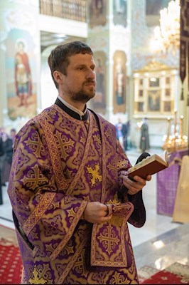 Митрополит Игнатий совершил Божественную литургию в Покровском соборе г. Саратова