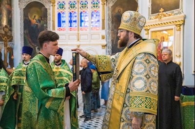 Митрополит Игнатий совершил Божественную литургию в Духосошественском соборе г. Саратова