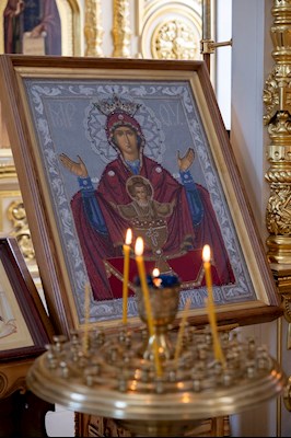 Митрополит Игнатий совершил Божественную литургию в храме в честь Казанской иконы Божией Матери г.Саратова
