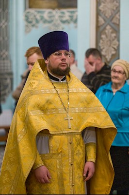 Митрополит Игнатий совершил Божественную литургию в Духосошественском соборе г. Саратова