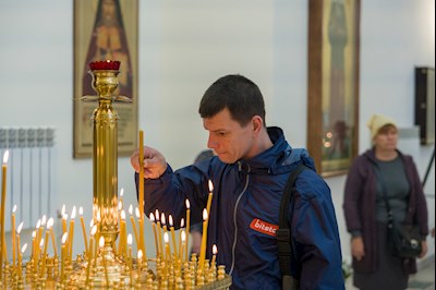 Митрополит Игнатий совершил Божественную литургию в соборном храме святителя Спиридона Тримифунтского г. Саратова