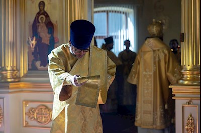 Митрополит Игнатий совершил Божественную литургию в храме апостола и евангелиста Иоанна Богослова при СПДС