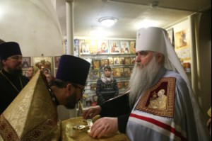 Божественная литургия в храме во имя святителя и чудотворца Николая на Елшанском кладбище г. Саратова