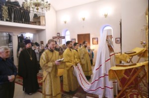 Божественная литургия в храме святителей Василия Великого, Григория Богослова, Иоанна Златоуста г.Саратова