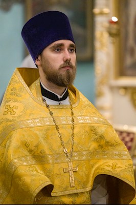 Митрополит Игнатий совершил Божественную литургию в Духосошественском соборе г. Саратова