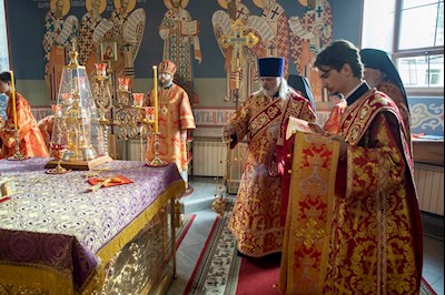 Митрополит Игнатий совершил Божественную литургию в Свято-Никольском мужском монастыре г. Саратова