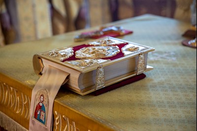 Митрополит Игнатий совершил Божественную литургию в храме апостола и евангелиста Иоанна Богослова при СПДС