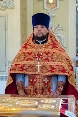 В Покровском соборе Саратова встретили ковчег с частицей мощей святого великомученика Пантелеимона