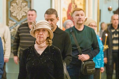 Митрополит Игнатий совершил Божественную литургию в Духосошественском соборе г. Саратова