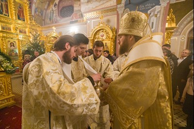 Митрополит Игнатий совершил ночное рождественское богослужение