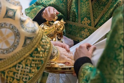 Митрополит Игнатий совершил Божественную литургию в Духосошественском соборе г. Саратова
