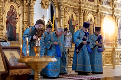 Митрополит Игнатий совершил Божественную литургию в храме в честь Казанской иконы Божией Матери г.Саратова