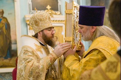 Митрополит Игнатий совершил Божественную литургию в Духосошественском соборе г. Саратова