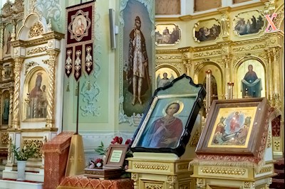 В Покровском соборе Саратова встретили ковчег с частицей мощей святого великомученика Пантелеимона
