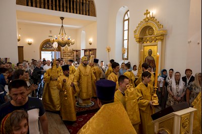 Митрополит Игнатий совершил Божественную литургию в университетском храме святых равноапостольных Мефодия и Кирилла