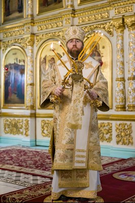 Митрополит Игнатий совершил Божественную литургию в Духосошественском соборе г. Саратова