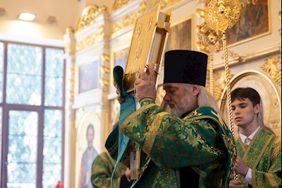 Митрополит Игнатий совершил Божественную литургию в Серафимовском храме г. Саратова