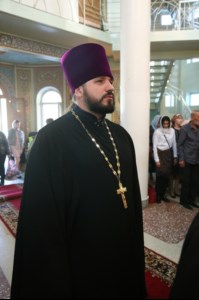 Божественная литургия в храме во имя Всех святых, в земле Российской просиявших, г.Саратова