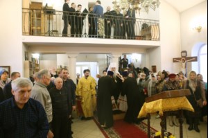 Божественная литургия в храме святителей Василия Великого, Григория Богослова, Иоанна Златоуста г.Саратова
