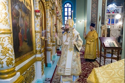 Митрополит Игнатий совершил Божественную литургию в Духосошественском соборе г. Саратова