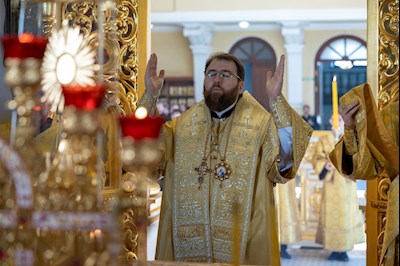 Митрополит Игнатий совершил Божественную литургию в храме апостола и евангелиста Иоанна Богослова при СПДС