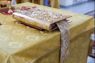 Митрополит Игнатий совершил Божественную литургию в соборном храме святителя Спиридона Тримифунтского г. Саратова