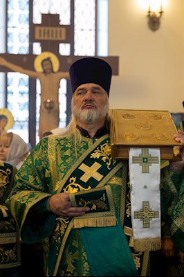 Митрополит Игнатий совершил Божественную литургию в Серафимовском храме г. Саратова