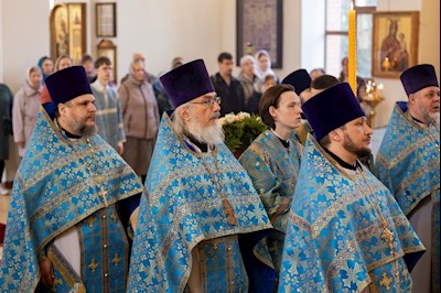 Митрополит Игнатий совершил Божественную литургию в храме в честь Казанской иконы Божией Матери г.Саратова