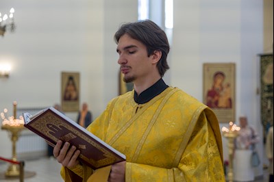 Митрополит Игнатий совершил Божественную литургию в соборном храме святителя Спиридона Тримифунтского г. Саратова