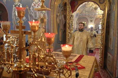 Митрополит Игнатий совершил Божественную литургию в Свято-Троицком кафедральном соборе г. Саратова