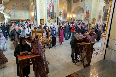 Митрополит Игнатий совершил Божественную литургию в Покровском соборе г. Саратова