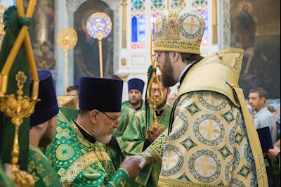 Митрополит Игнатий совершил Божественную литургию в Духосошественском соборе г. Саратова