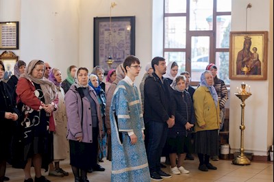 Митрополит Игнатий совершил Божественную литургию в храме в честь Казанской иконы Божией Матери г.Саратова