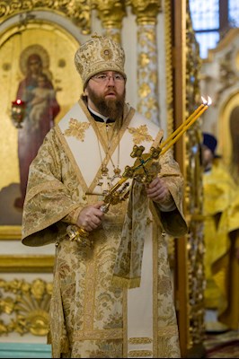 Митрополит Игнатий совершил Божественную литургию в Духосошественском соборе г. Саратова