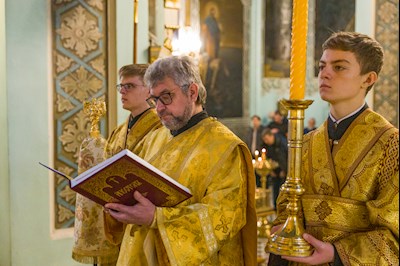 Митрополит Игнатий совершил Божественную литургию в Духосошественском соборе г. Саратова