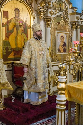 Митрополит Игнатий совершил Божественную литургию в Духосошественском соборе г. Саратова
