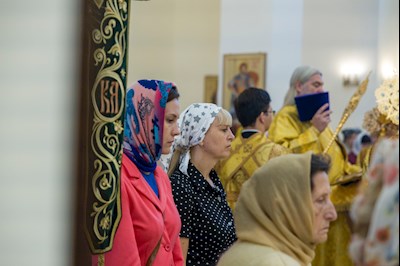 Митрополит Игнатий совершил Божественную литургию в соборном храме святителя Спиридона Тримифунтского г. Саратова