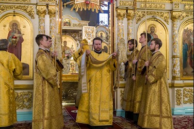 Митрополит Игнатий совершил Божественную литургию в Духосошественском соборе г. Саратова