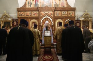 Божественная литургия в храме во имя святителя и чудотворца Николая на Елшанском кладбище г. Саратова