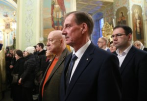 Митрополит Лонгин совершил Великую Рождественскую вечерню